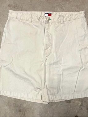 Tommy Hilfiger Y2K Vintage 05’ Relaxed Fit Beige Chino Shorts Mens 36x9
